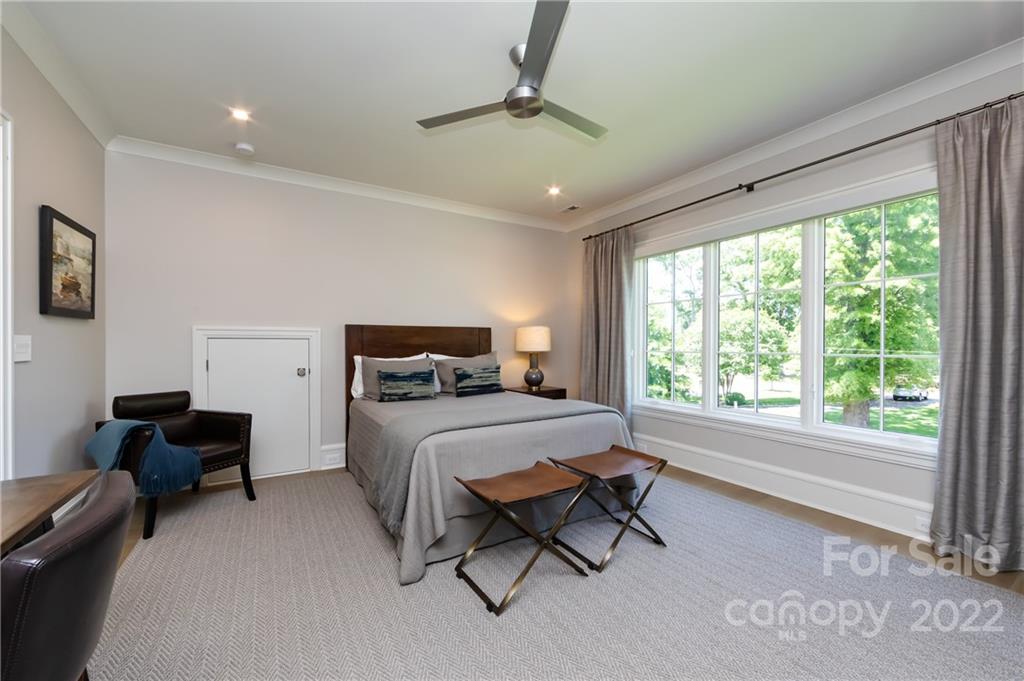 1903 Queens Road W Charlotte NC 28207