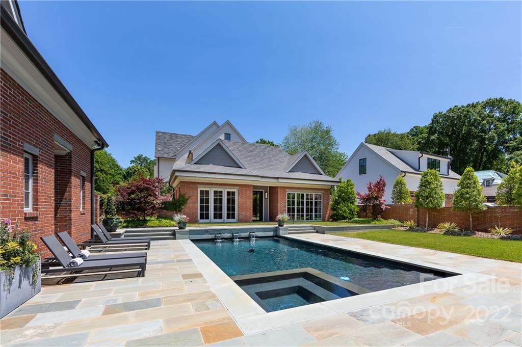 1903 Queens Road W Charlotte NC 28207