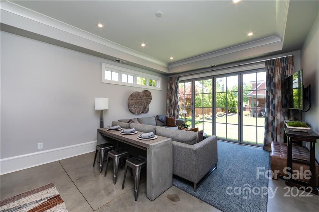 1903 Queens Road W Charlotte NC 28207