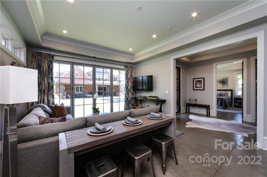 1903 Queens Road W Charlotte NC 28207