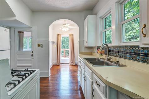 167 Brucemont Circle Asheville NC 28806