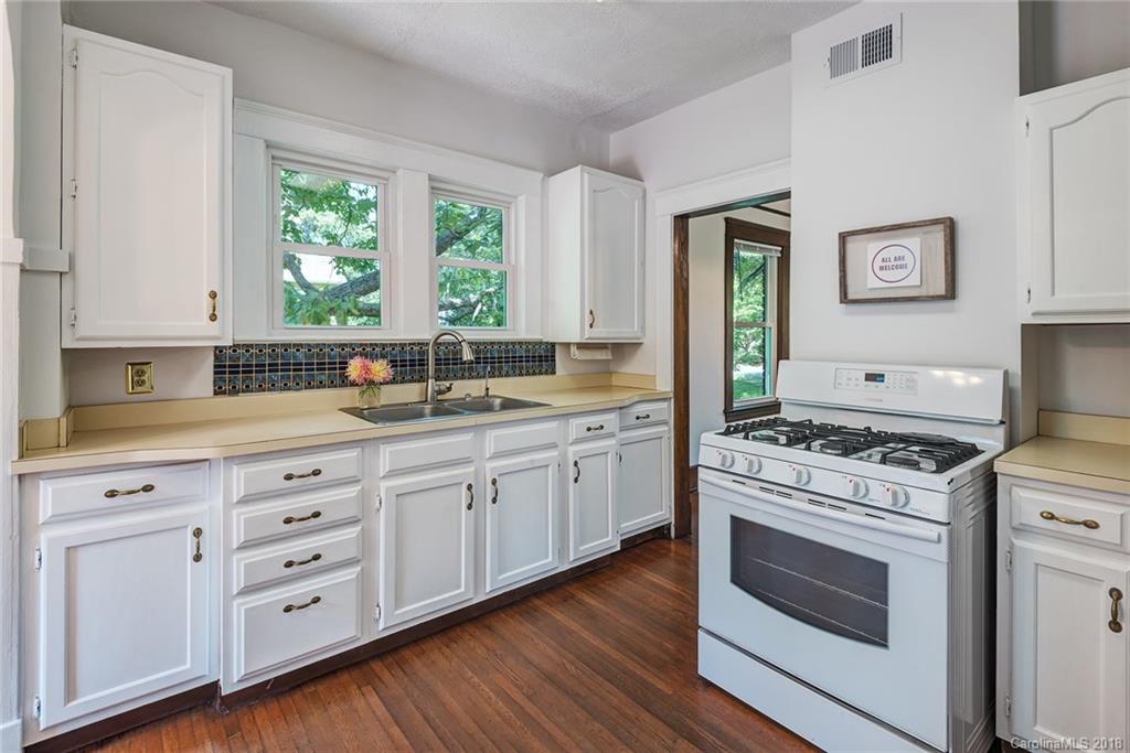 167 Brucemont Circle Asheville NC 28806