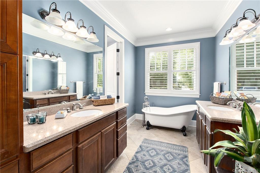 8 Applewood Drive Asheville NC 28805