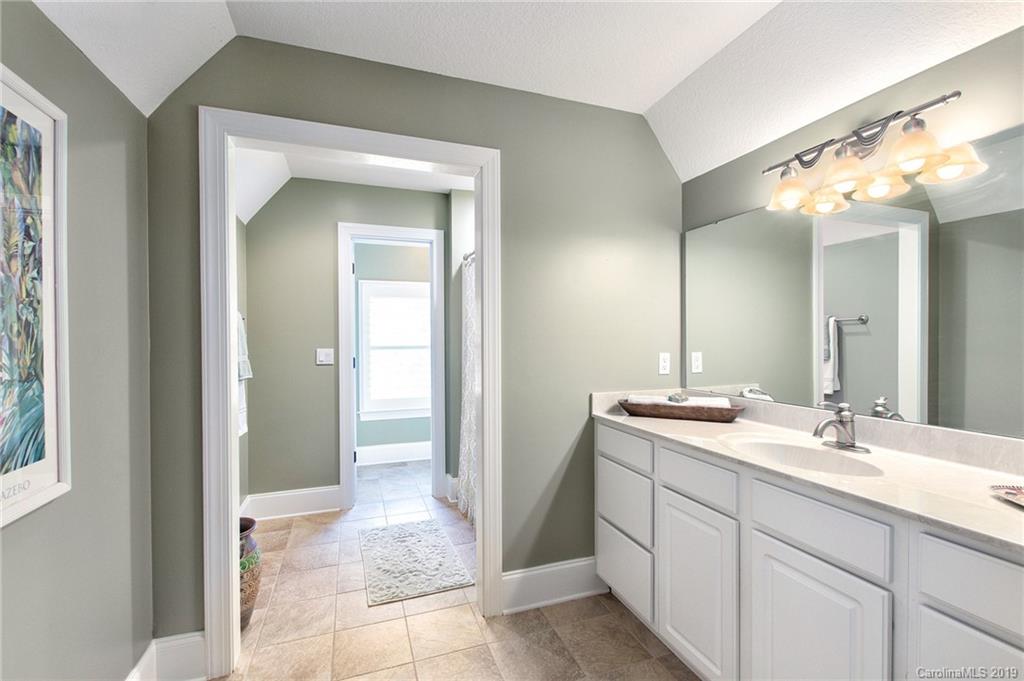 8 Applewood Drive Asheville NC 28805