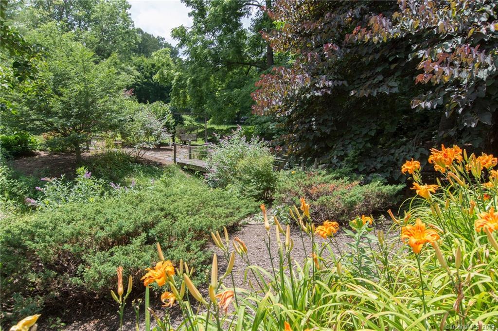 8 Applewood Drive Asheville NC 28805