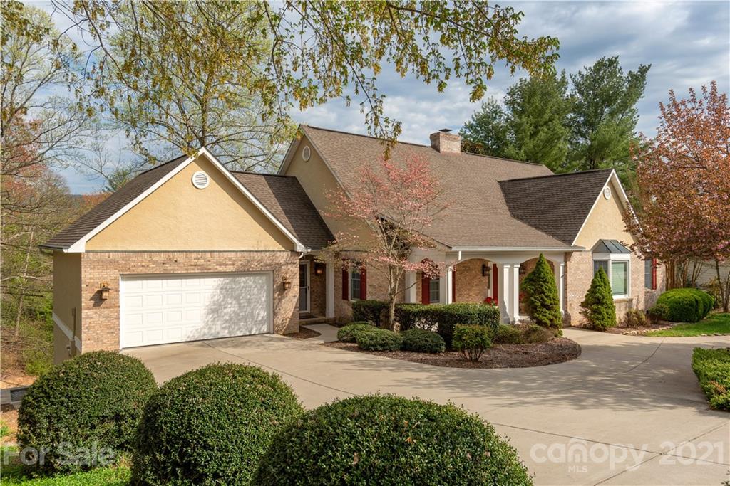 82 Hillcrest Drive Weaverville NC 28787