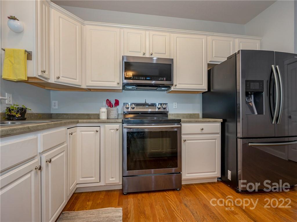 101 Carolina Bluebird Loop Arden NC 28704