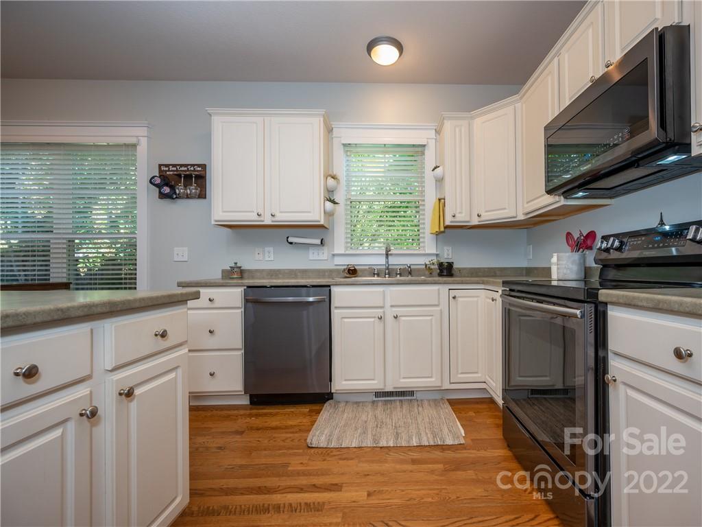 101 Carolina Bluebird Loop Arden NC 28704