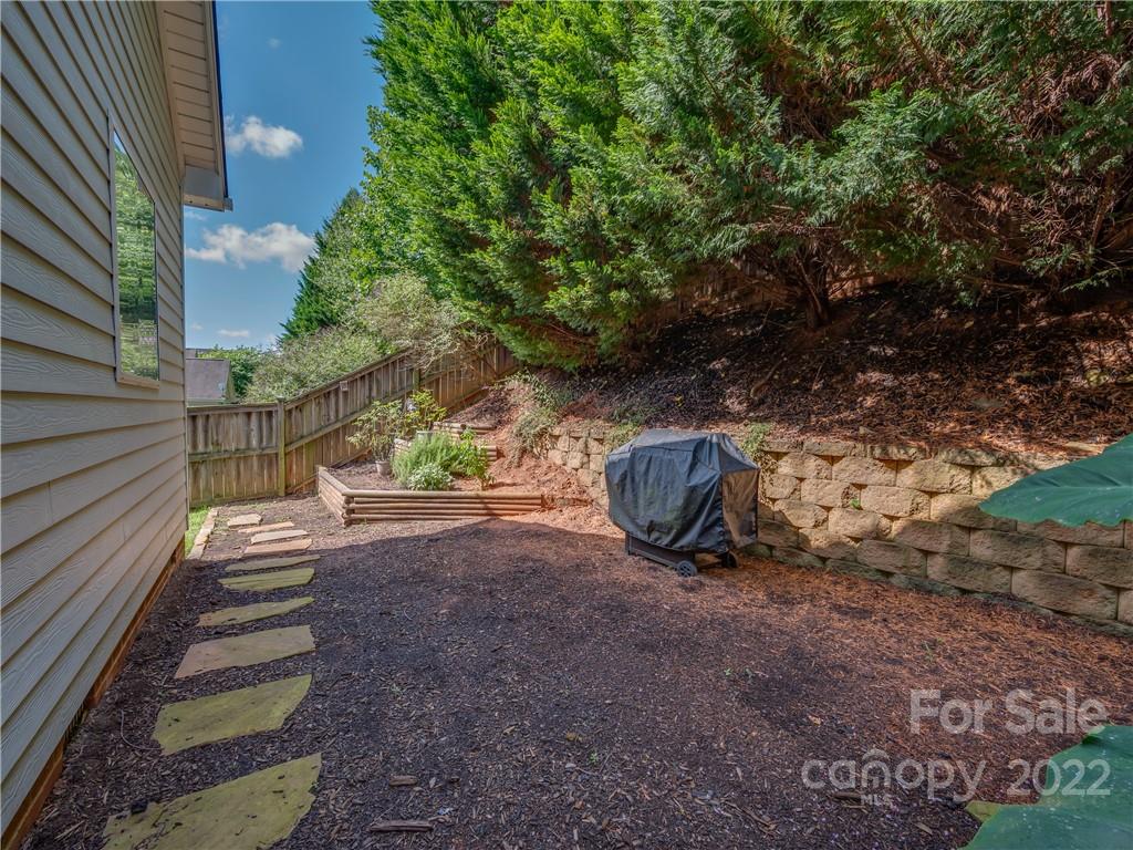 101 Carolina Bluebird Loop Arden NC 28704
