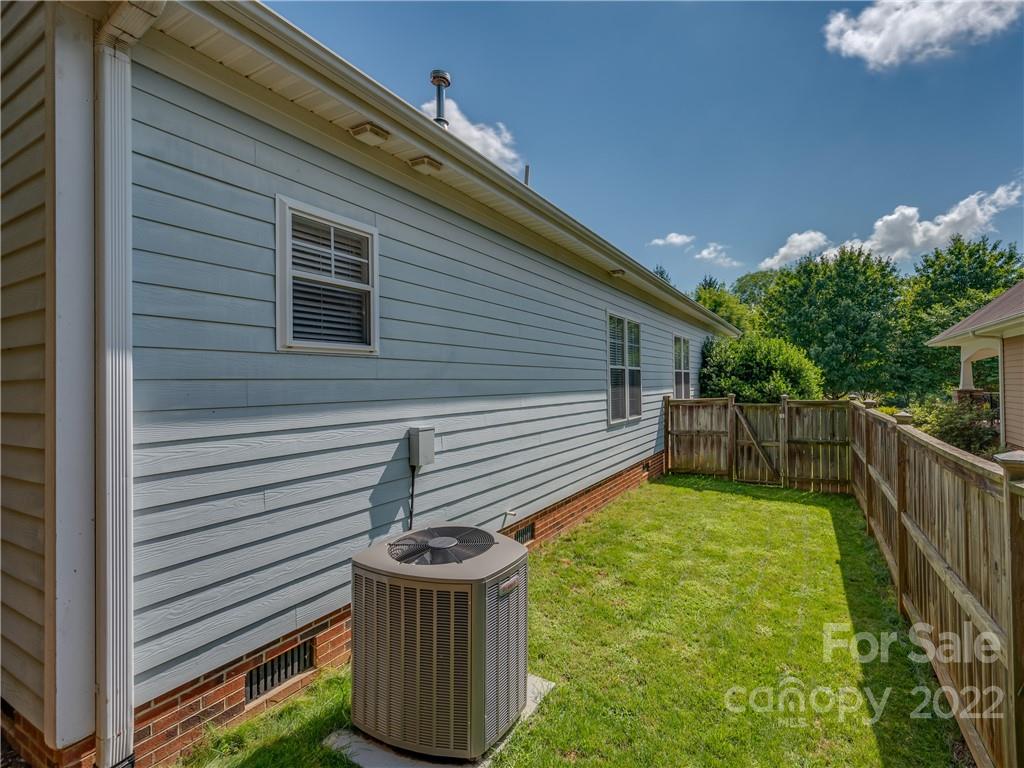101 Carolina Bluebird Loop Arden NC 28704