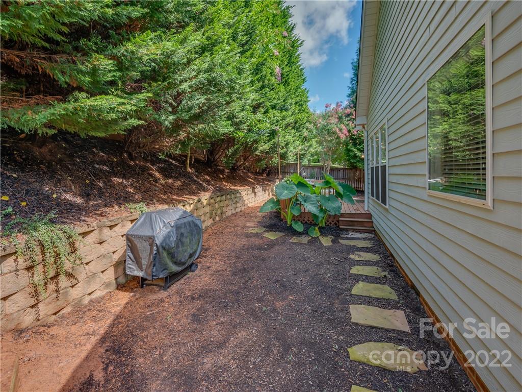 101 Carolina Bluebird Loop Arden NC 28704