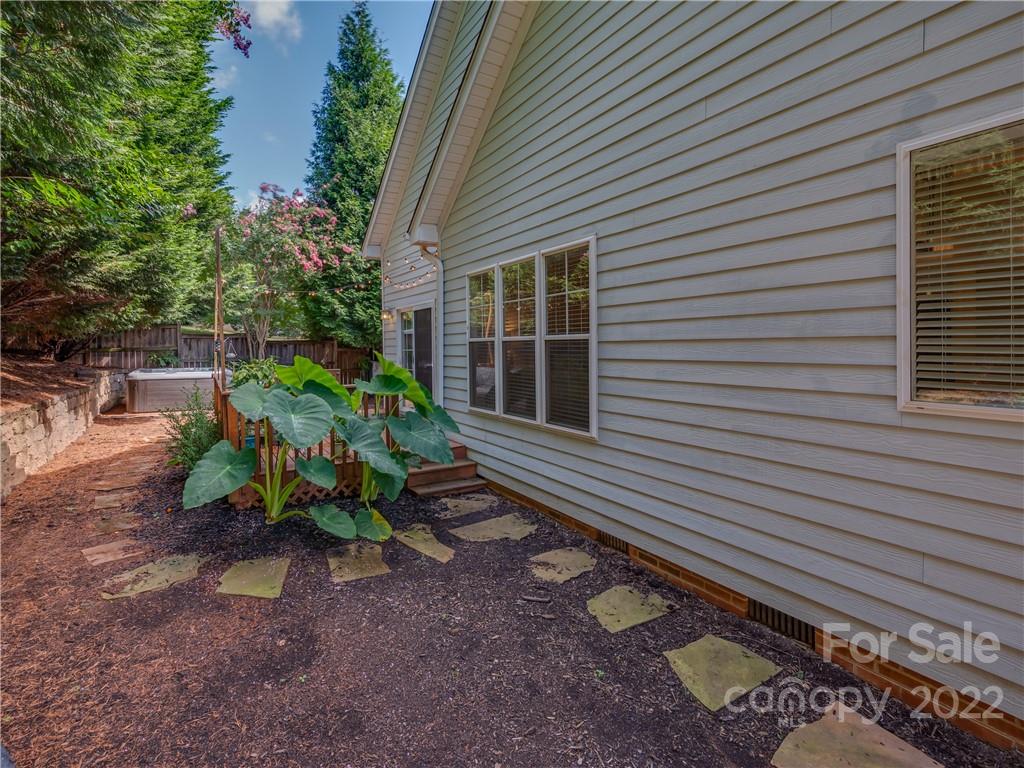 101 Carolina Bluebird Loop Arden NC 28704