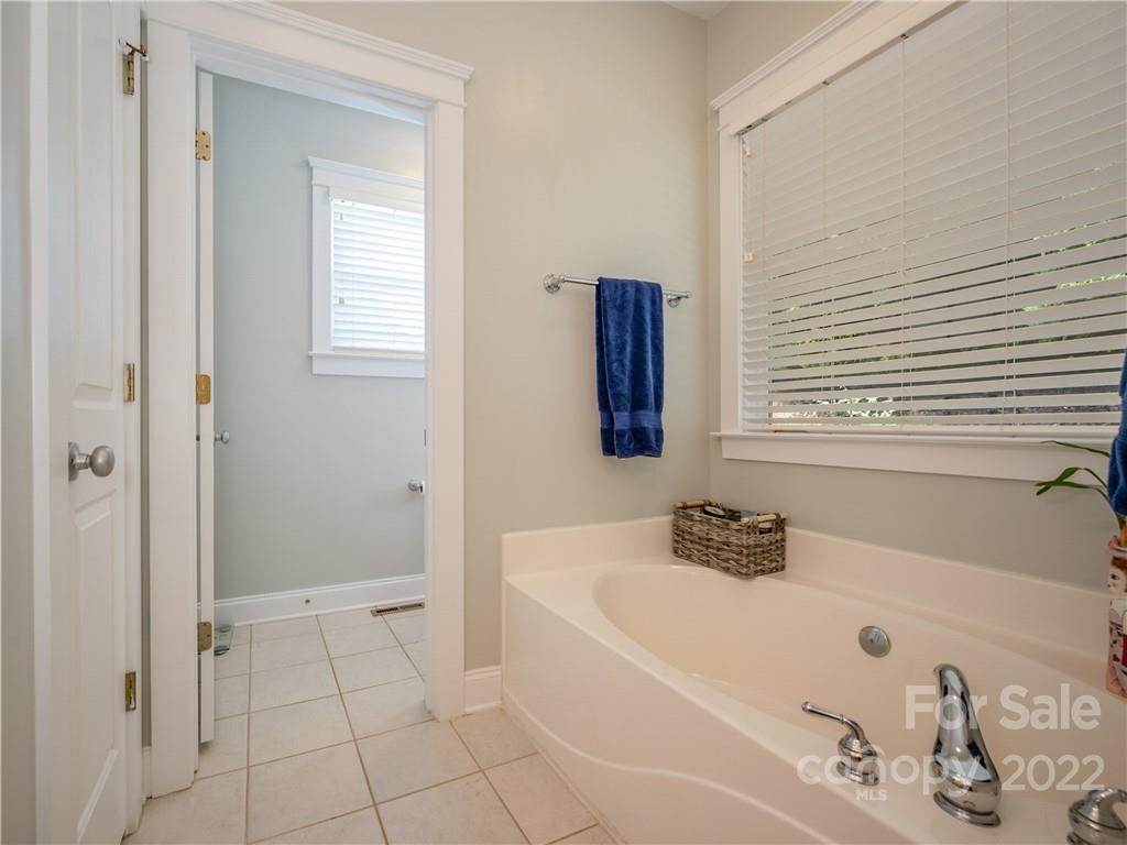 101 Carolina Bluebird Loop Arden NC 28704