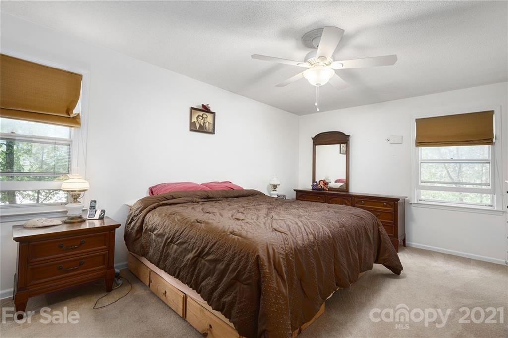 19 Brushwood Road Asheville NC 28804