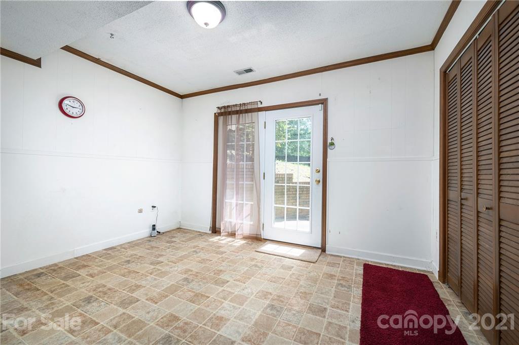 19 Brushwood Road Asheville NC 28804