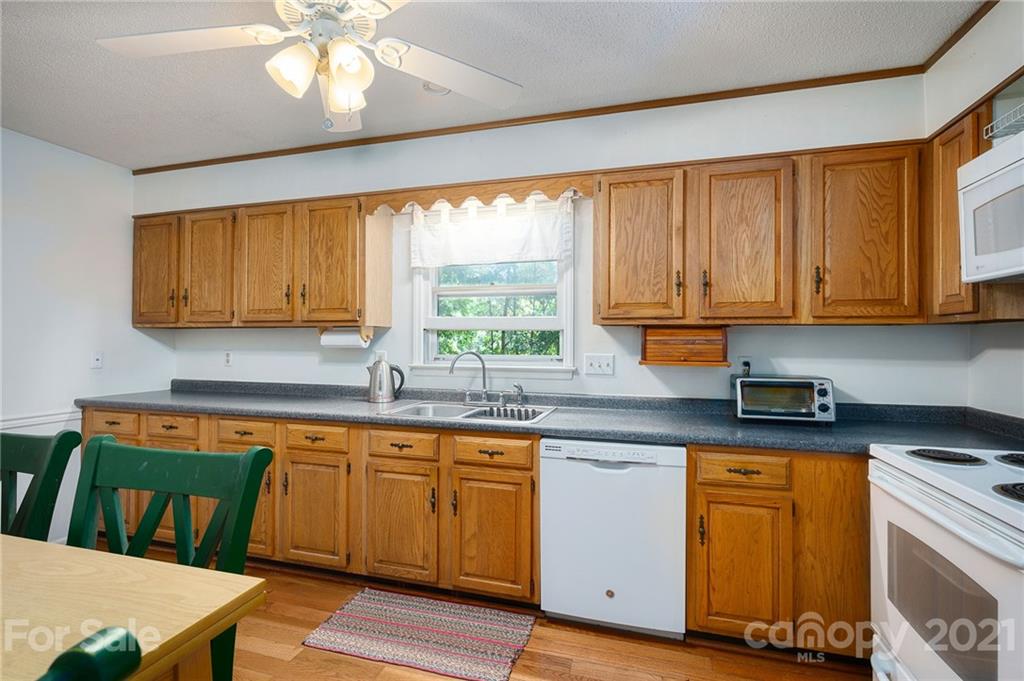 19 Brushwood Road Asheville NC 28804