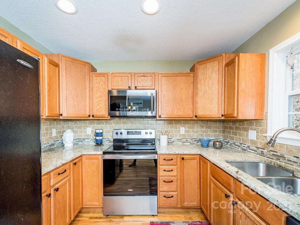 33 Oakcrest Place Asheville NC 28806