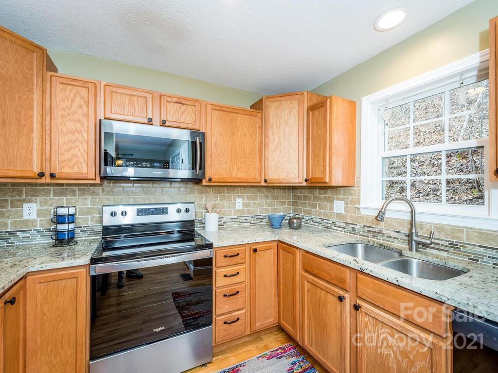 33 Oakcrest Place Asheville NC 28806