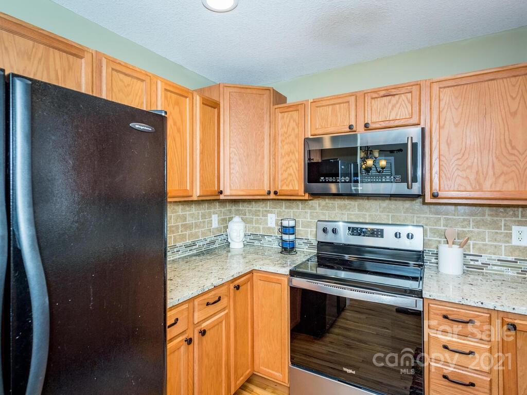 33 Oakcrest Place Asheville NC 28806