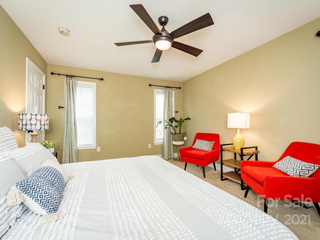 33 Oakcrest Place Asheville NC 28806