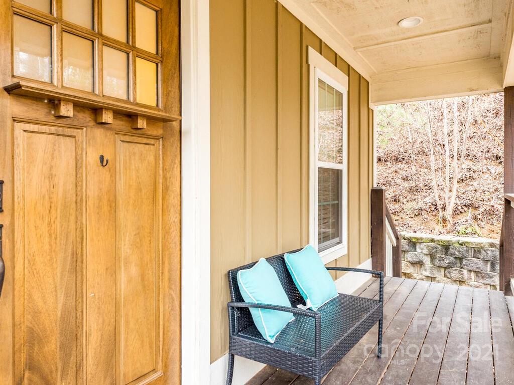 33 Oakcrest Place Asheville NC 28806