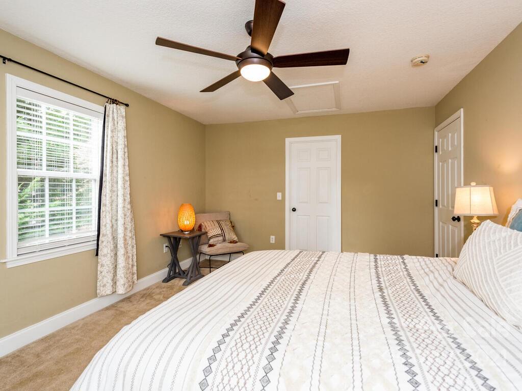 33 Oakcrest Place Asheville NC 28806