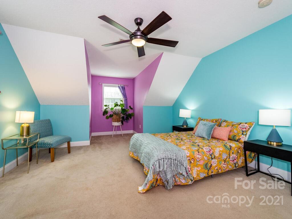 33 Oakcrest Place Asheville NC 28806
