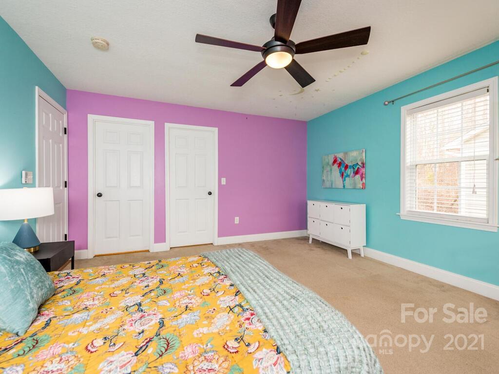 33 Oakcrest Place Asheville NC 28806