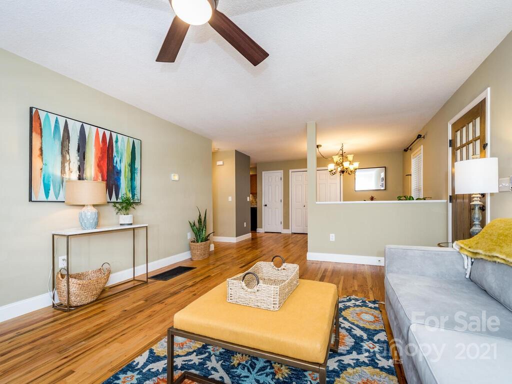 33 Oakcrest Place Asheville NC 28806