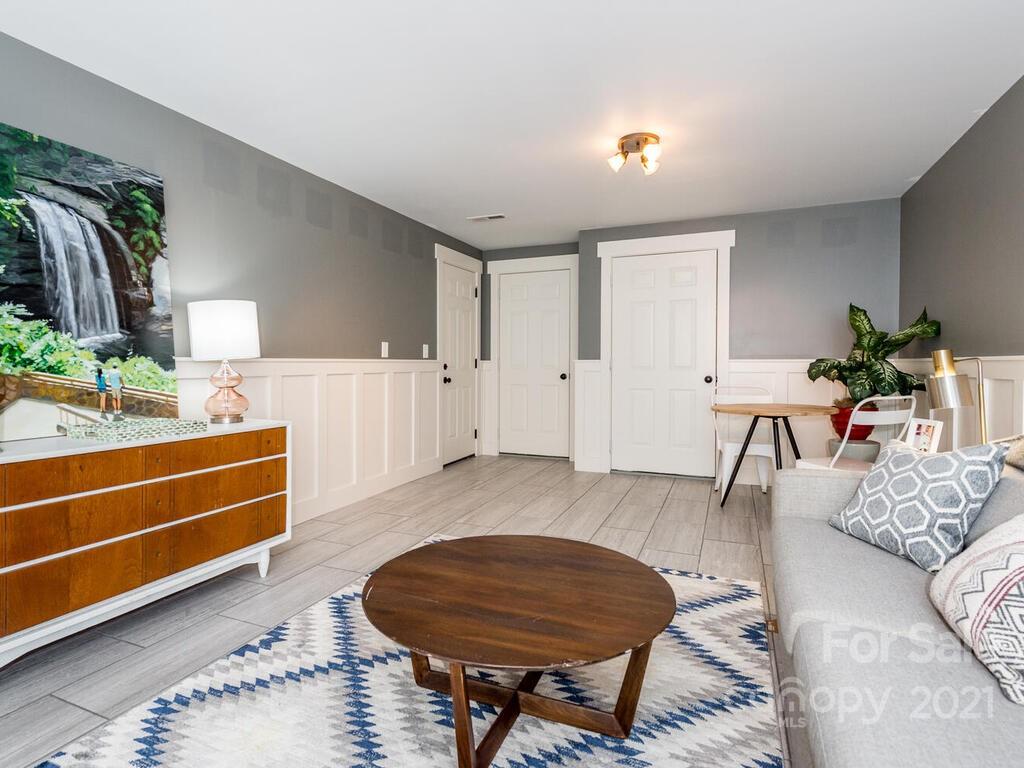 33 Oakcrest Place Asheville NC 28806
