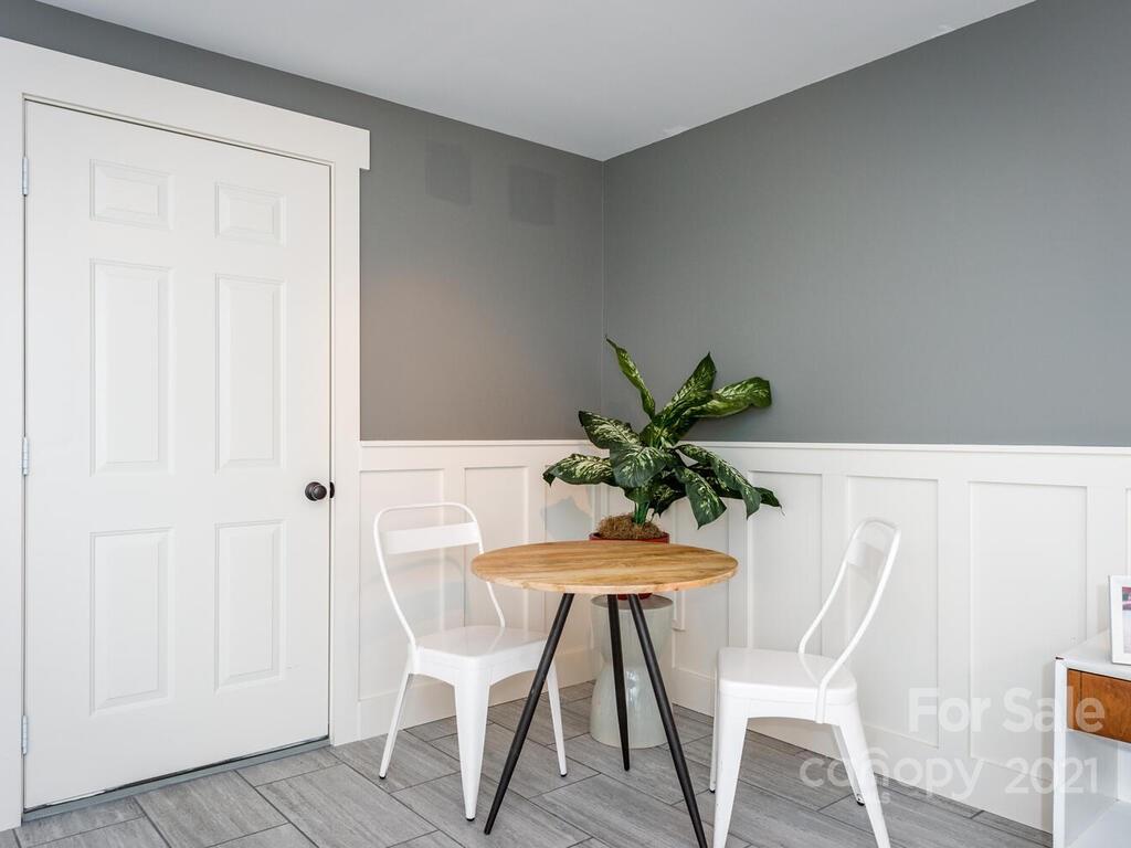 33 Oakcrest Place Asheville NC 28806