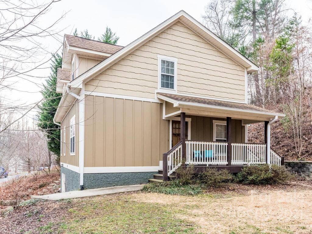 33 Oakcrest Place Asheville NC 28806
