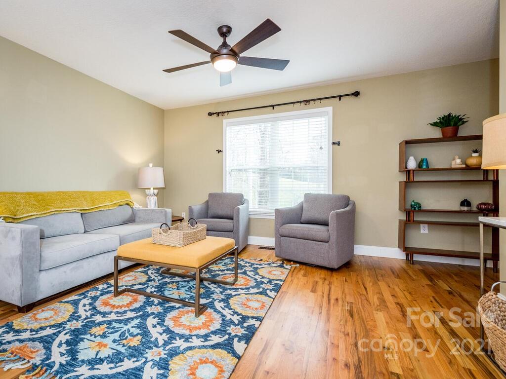 33 Oakcrest Place Asheville NC 28806