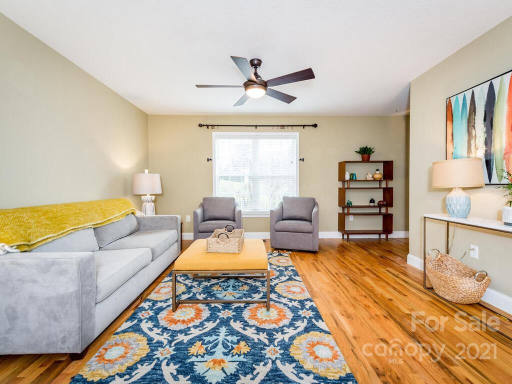 33 Oakcrest Place Asheville NC 28806