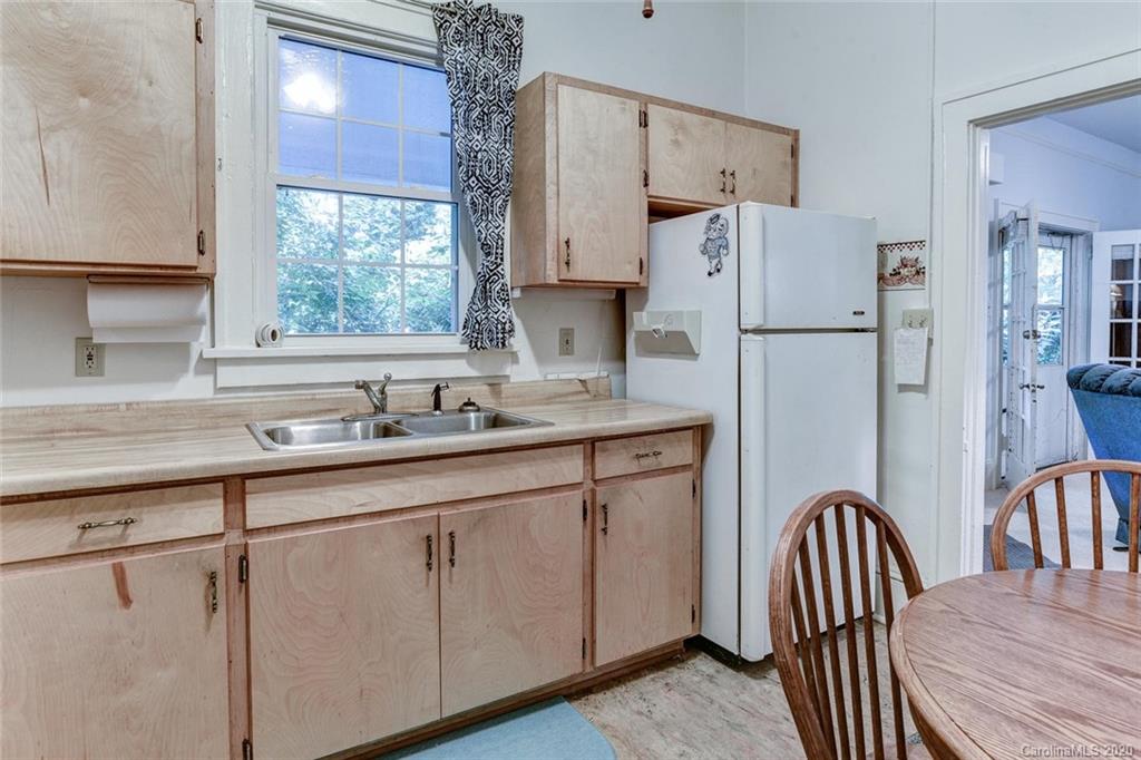 173 Forest Hill Drive Asheville NC 28803
