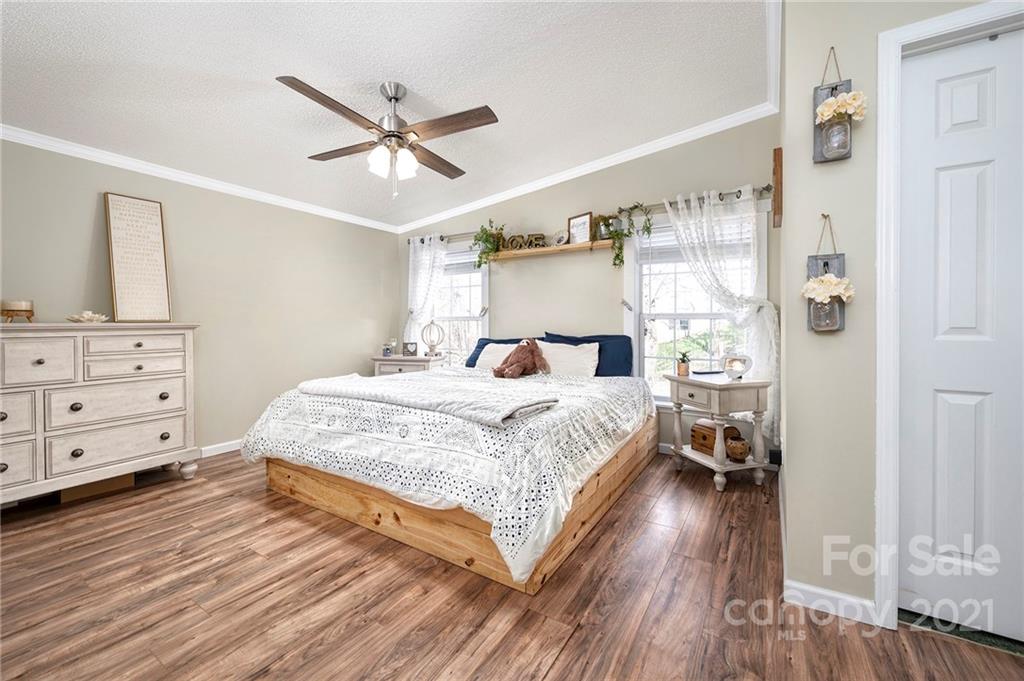 23 E Mountain Way Asheville NC 28805