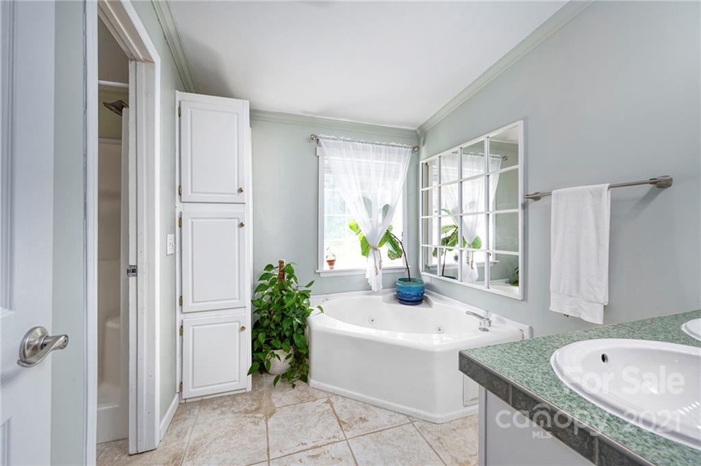 23 E Mountain Way Asheville NC 28805