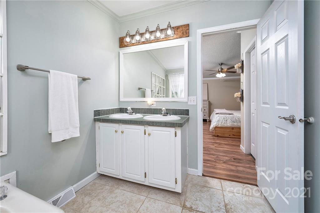 23 E Mountain Way Asheville NC 28805
