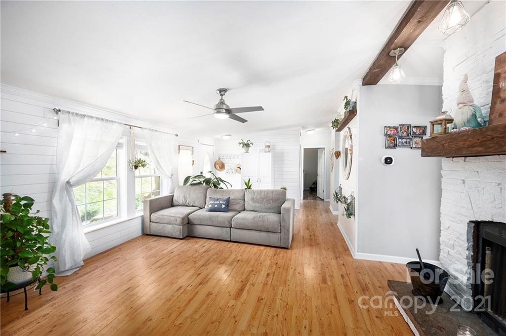 23 E Mountain Way Asheville NC 28805