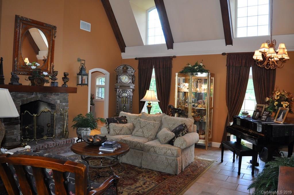 320 Chestnut Farms Lane Burnsville NC 28714