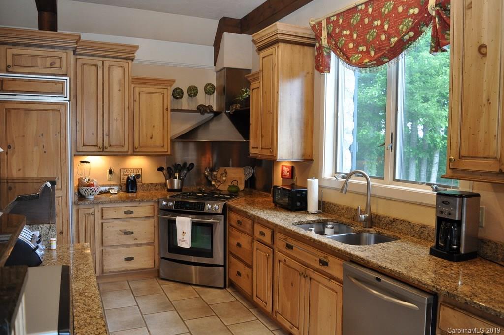 320 Chestnut Farms Lane Burnsville NC 28714