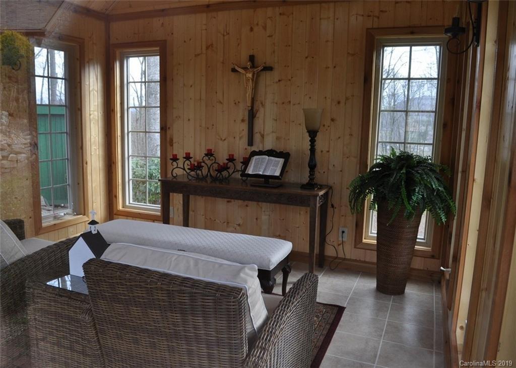320 Chestnut Farms Lane Burnsville NC 28714