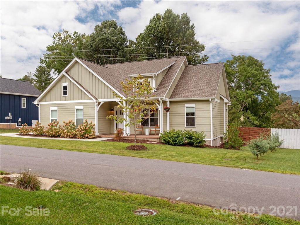 8 Vedder Way Swannanoa NC 28778