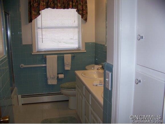 914 Old Fort Road Fairview NC 28730