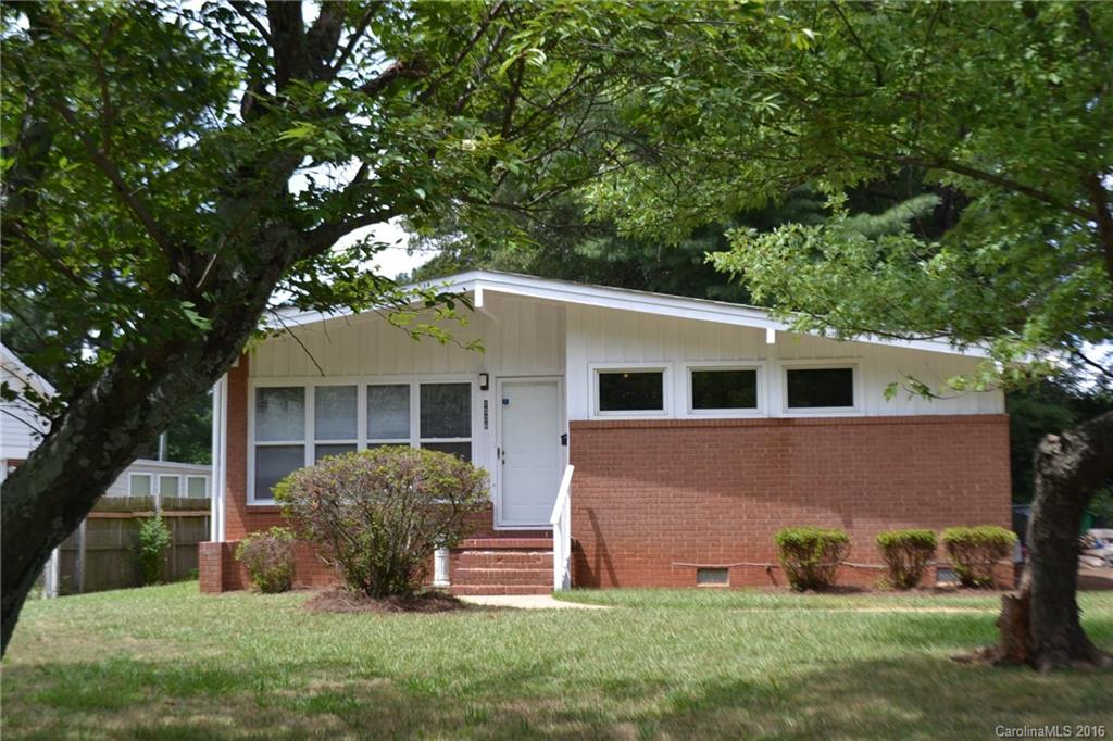 1526 Thriftwood Drive Charlotte NC 28208