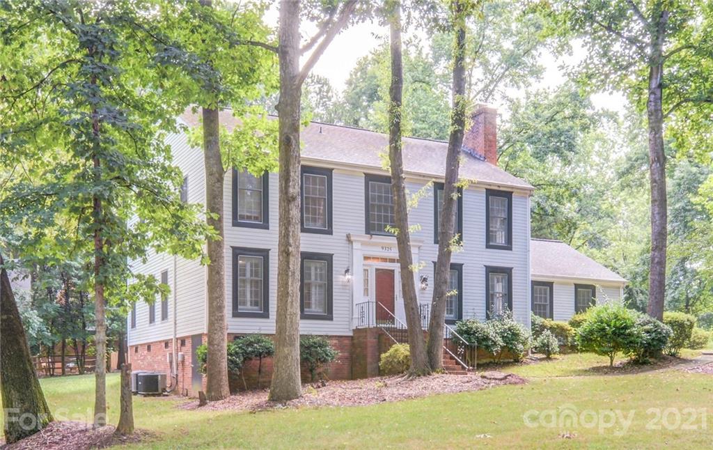 9325 Raintree Lane Charlotte NC 28277