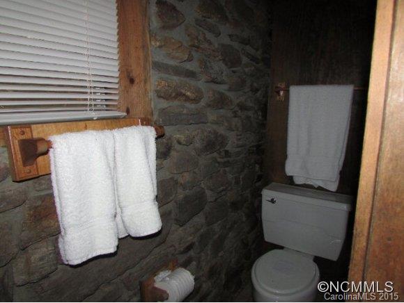 182 Mountain Farm Road Burnsville NC 28714