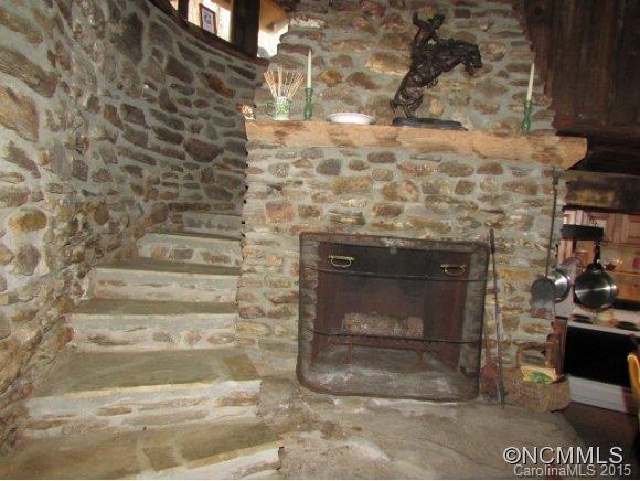 182 Mountain Farm Road Burnsville NC 28714