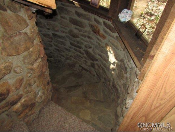 182 Mountain Farm Road Burnsville NC 28714