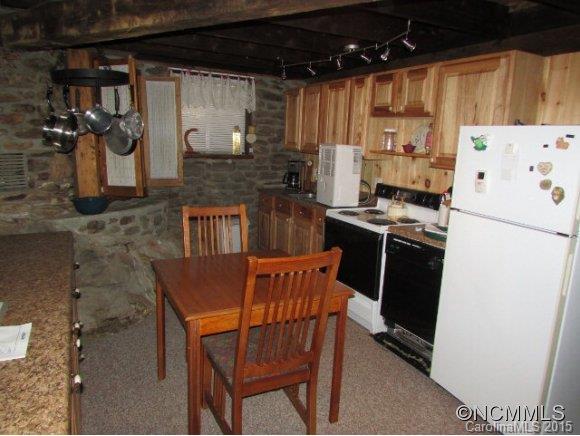 182 Mountain Farm Road Burnsville NC 28714